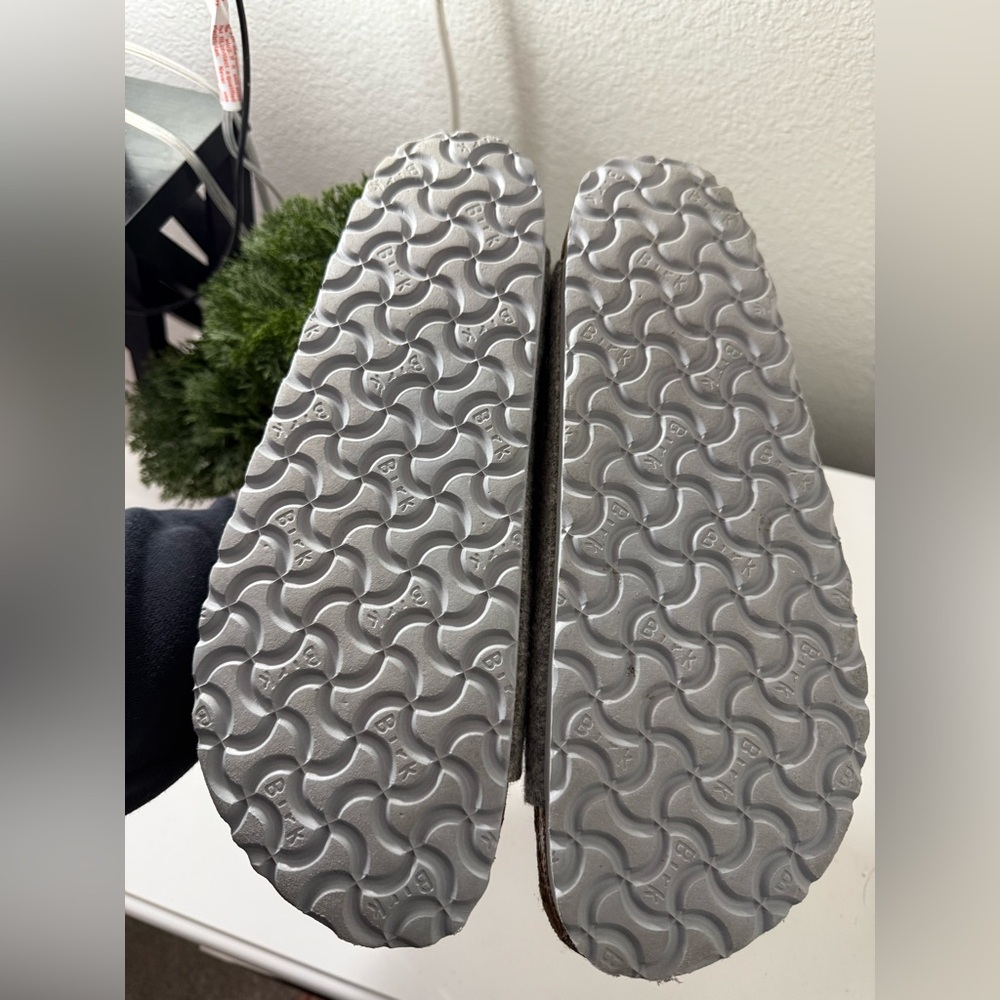 Birkenstock Gray and Cream Men's Sandals - Picture 5 of 6